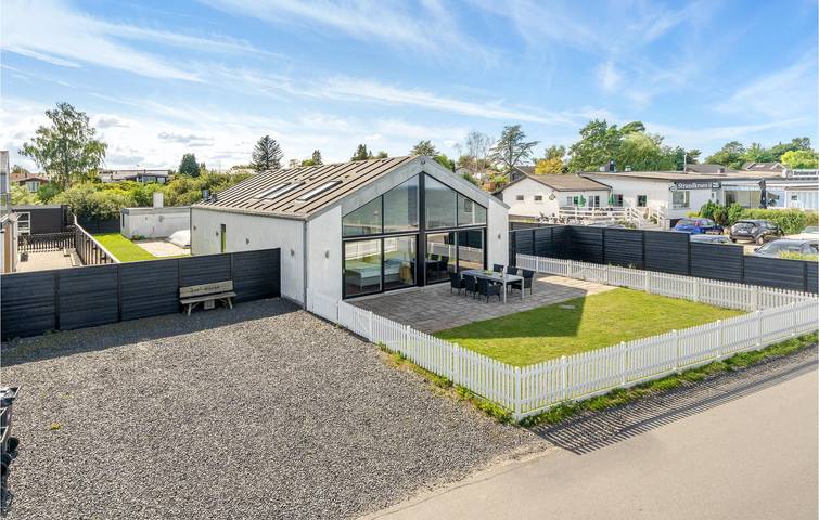 Ferienhaus für 8 Personen mit Pool in Strøby, Stevns und Umgebung