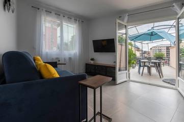 Gîte pour 4 personnes, avec vue et terrasse dans Gare De Lourdes