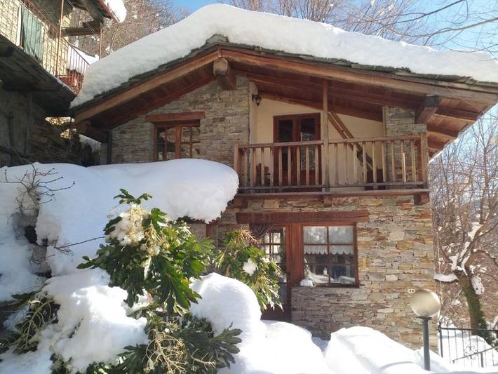 Chalet pour 4 personnes, avec Balcon et Terrasse ainsi que Jardin et Vue à Villar Pellice