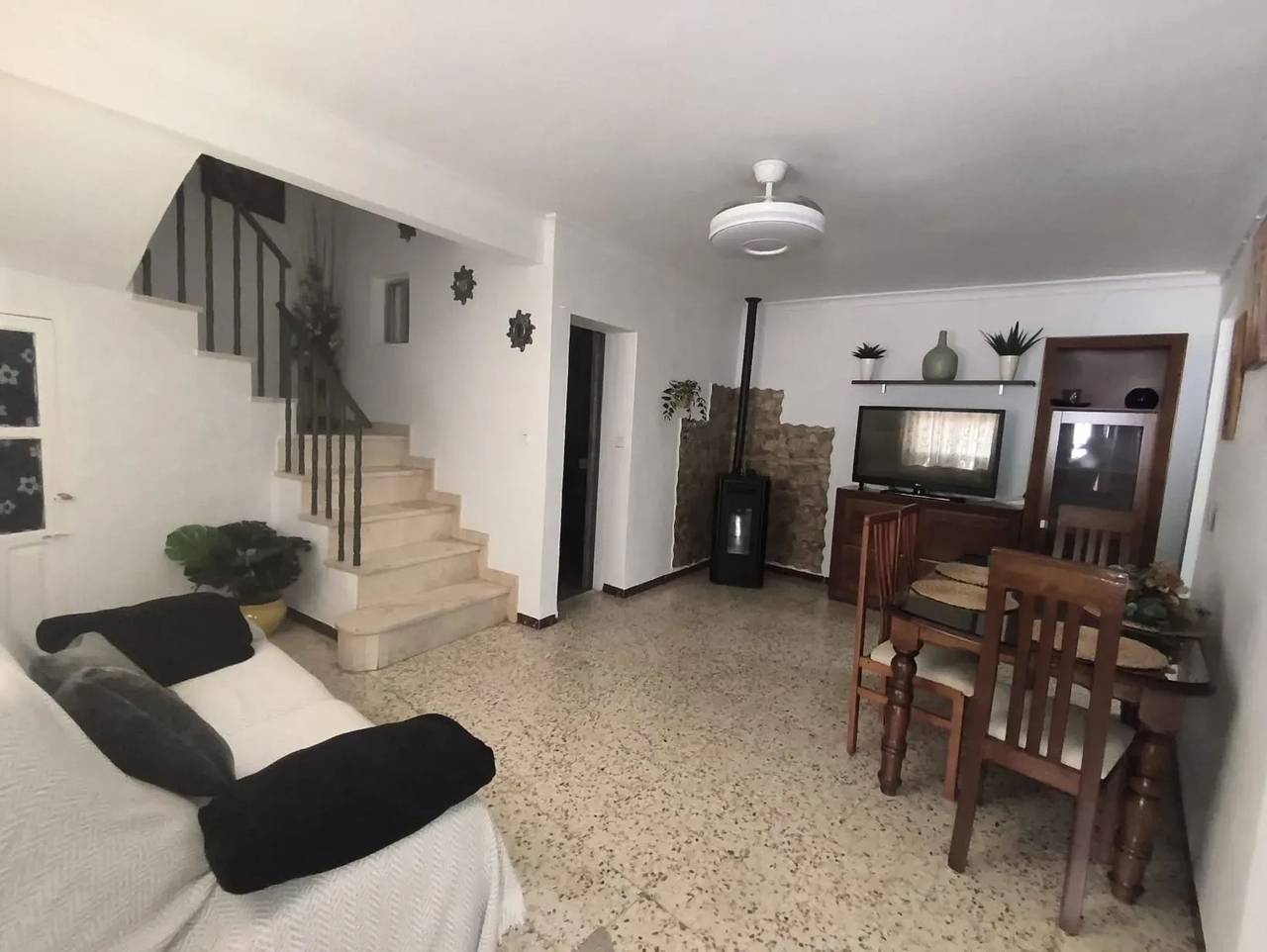 Casa Encantadora con Jardín en Ardales, 70 m², 5 Personas in Ardales, Provincia de Málaga