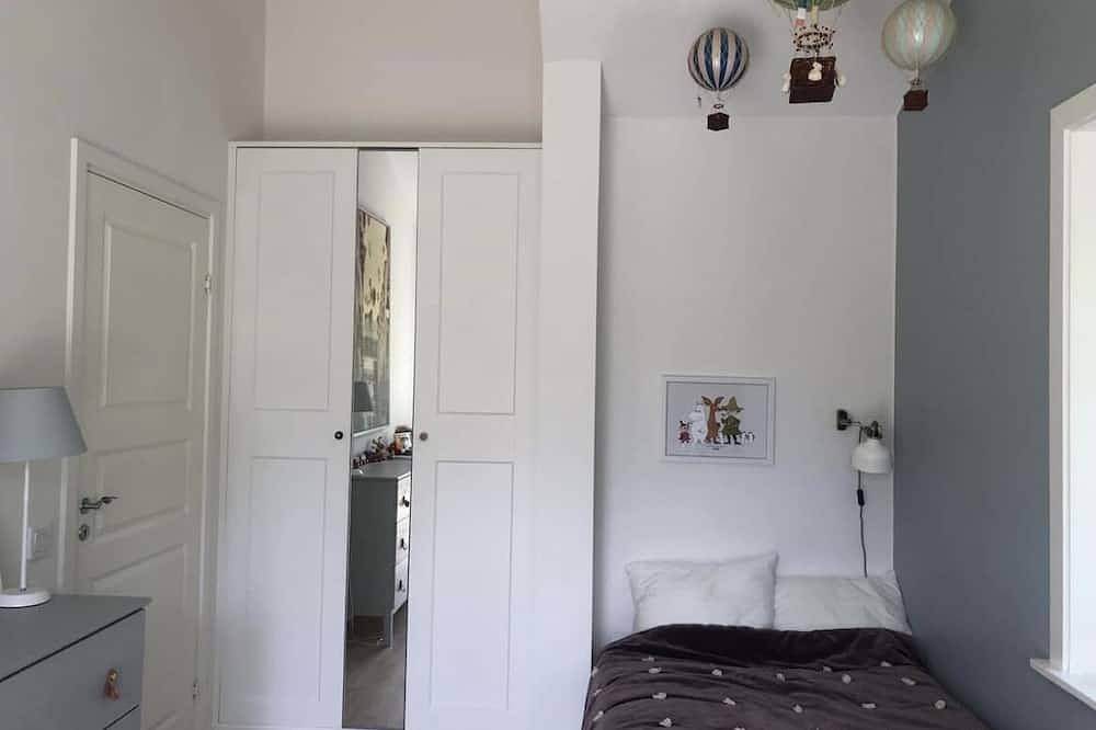 Charming villa close to nature, lake and ocean and 25 mins to Stockholm center in Nacka, Stockholmer Schärengarten