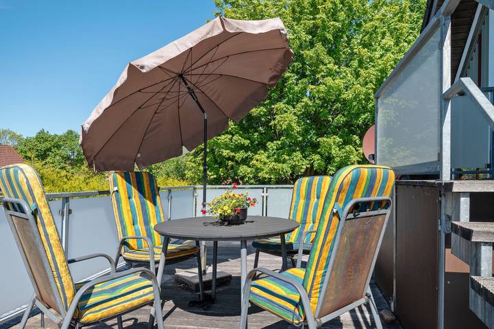 Ganze Wohnung, Ferienwohnung '3 Raum Ferienwohnung' mit privater Dachterrasse, Balkon und Wi-Fi in Cuxhaven, Cuxland