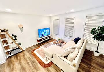 Vacation Home for 12 Guests in Charlotte, Mecklenburg County, Picture 2