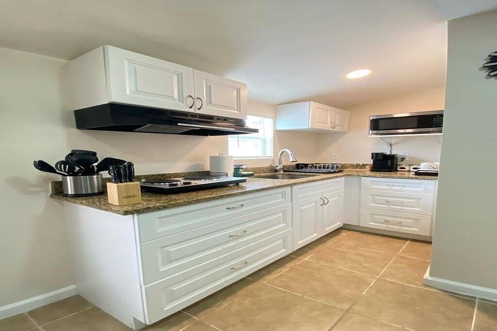 Ganze Wohnung, Romantic Guest Suite - Near Downtown & Stadium - High-Speed Wifi in Tampa, Tampa Bay