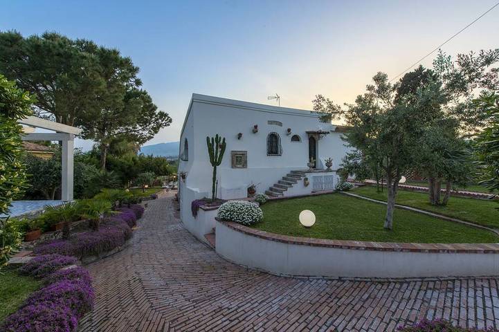 Villa with Private chlorine-free pool, jacuzzi & Etna view - Taormina in Trappitello-Chianchitta, Taormina