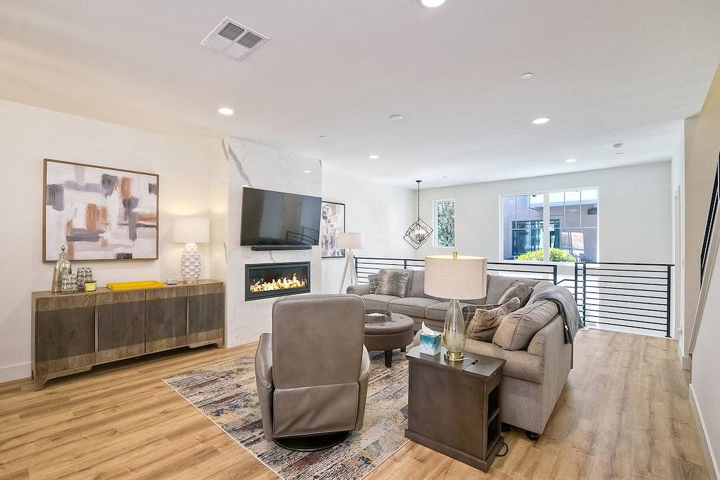 Luxury & Comfort In the Village. Walk everywhere!! in Carlsbad, San Diego County