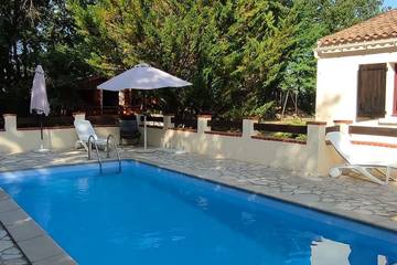 Cottage pour 18 personnes, avec terrasse et jardin à Martignargues