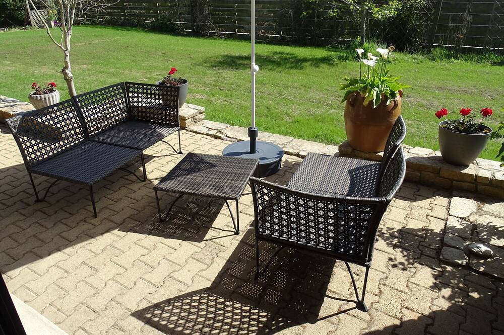 Property 100 M From The Beach in Santec, Ceinture Dorée