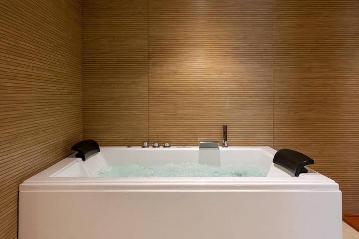 Villa pour 6 personnes, avec Jacuzzi et Terrasse ainsi que Jardin et Sauna à Concarneau