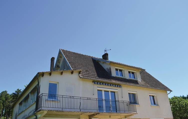 Location de vacances pour 10 personnes, avec terrasse et jardin à Eyliac - 3