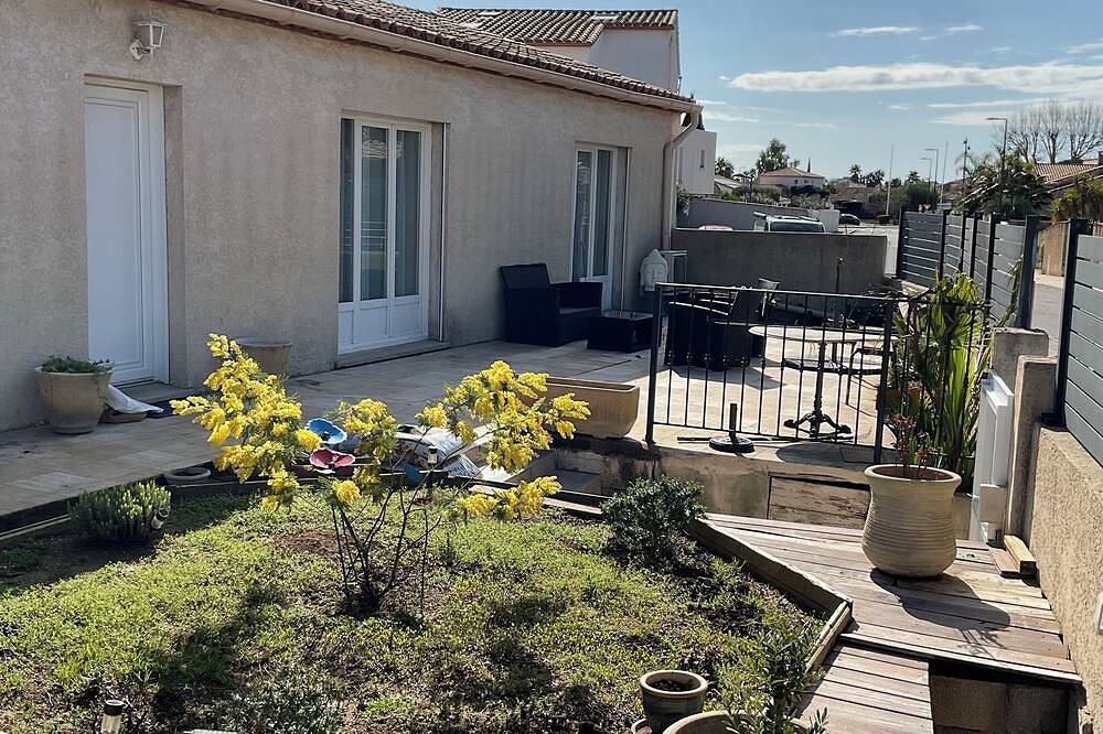 Modern air-conditioned house close to the sea, streetcar, exhibition park and Montpellierfor 6 in Pérols, Mediterranean Coast (France)