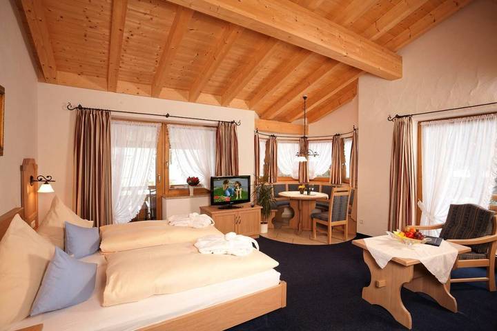 Hôtel pour 4 personnes, avec sauna ainsi que jacuzzi et jardin