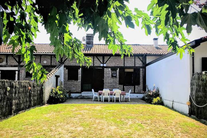 Gîte pour 6 personnes, avec jardin et terrasse dans Office De Tourisme Du Leon