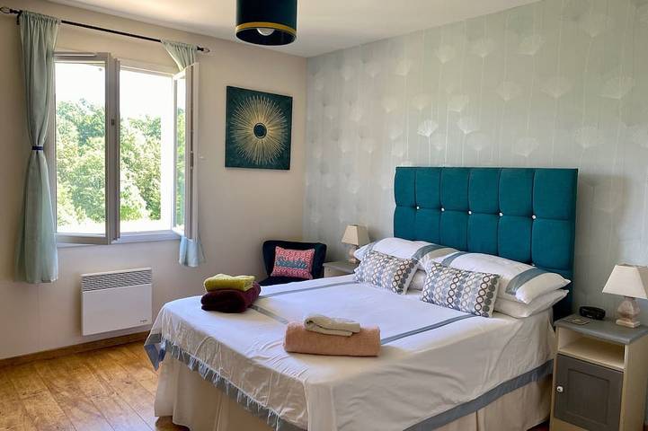 Location de vacances pour 6 personnes, avec jardin et terrasse, animaux acceptés à Cherveix-Cubas - 2