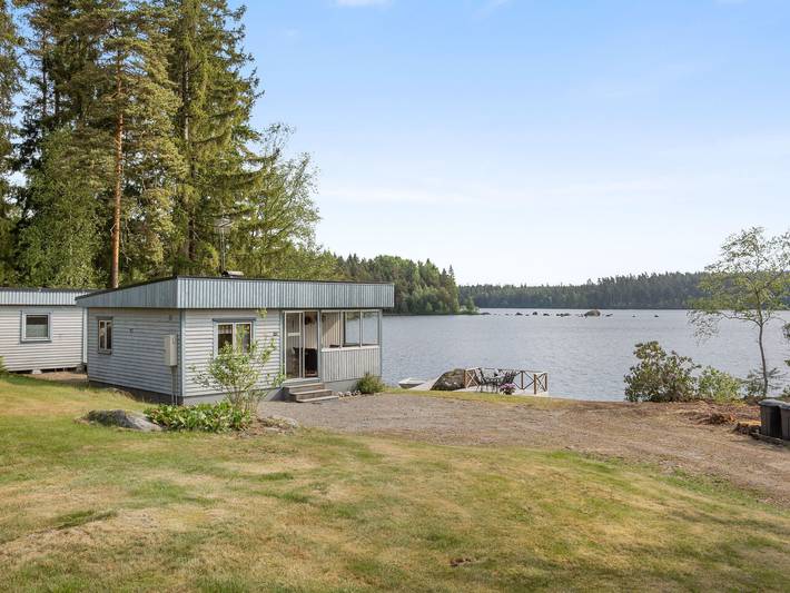 Feriehus for 4 personer, med Terrasse og Hage i Småland