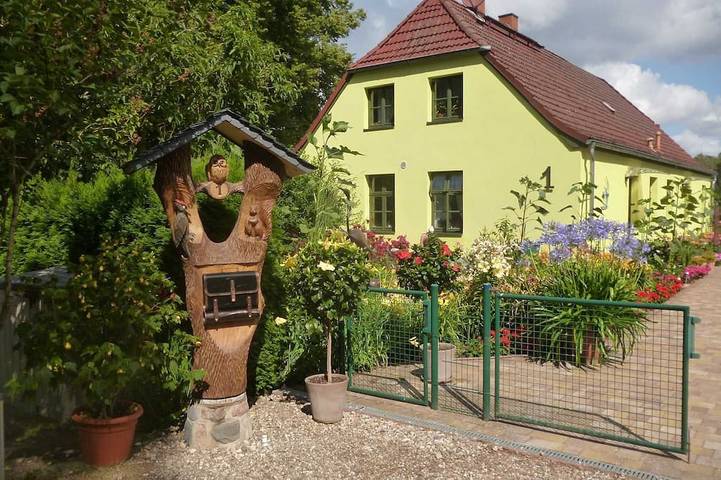 Ferienwohnung für 3 Personen, mit Terrasse und Garten