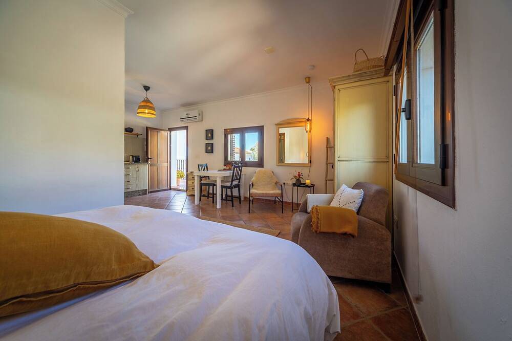 Boutique B&B Casa La Calera 15+/ Caminito del Rey-15 min/Ronda-25 min/Town-5 min in Teba, Málaga Province
