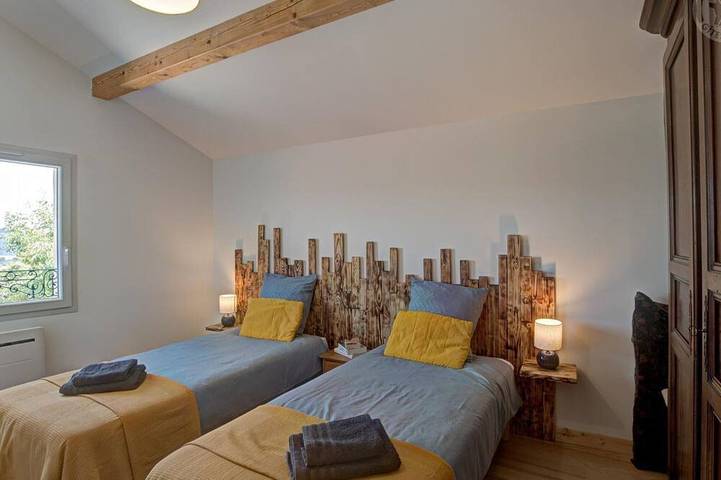 Gîte pour 4 personnes, avec jardin à Saint-Priest-la-Prugne - 2