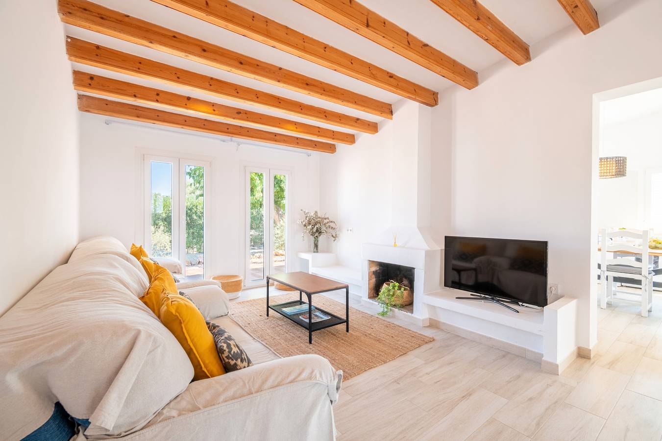 Villa 'Can Sucrer' with Mountain View, Wi-Fi and Air Conditioning in Port de Pollença, Pollença
