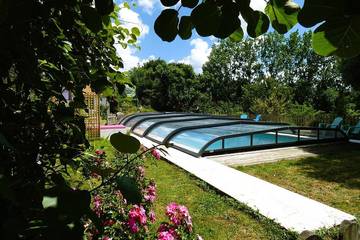 Gîte pour 2 personnes, avec piscine ainsi que jardin et terrasse à Chavagnes-en-Paillers