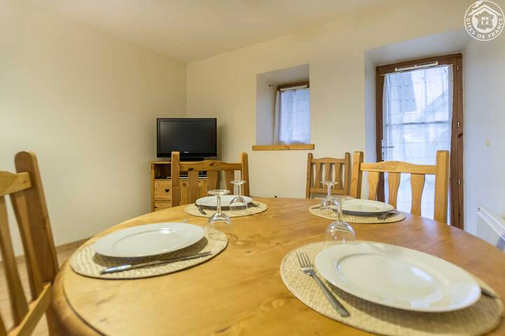 Gîte pour 4 personnes, avec terrasse, animaux acceptés dans Lac du Bourget - 3