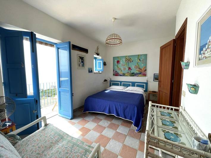 Location de vacances pour 6 personnes, avec terrasse et vue à Santa Marina Salina - 2
