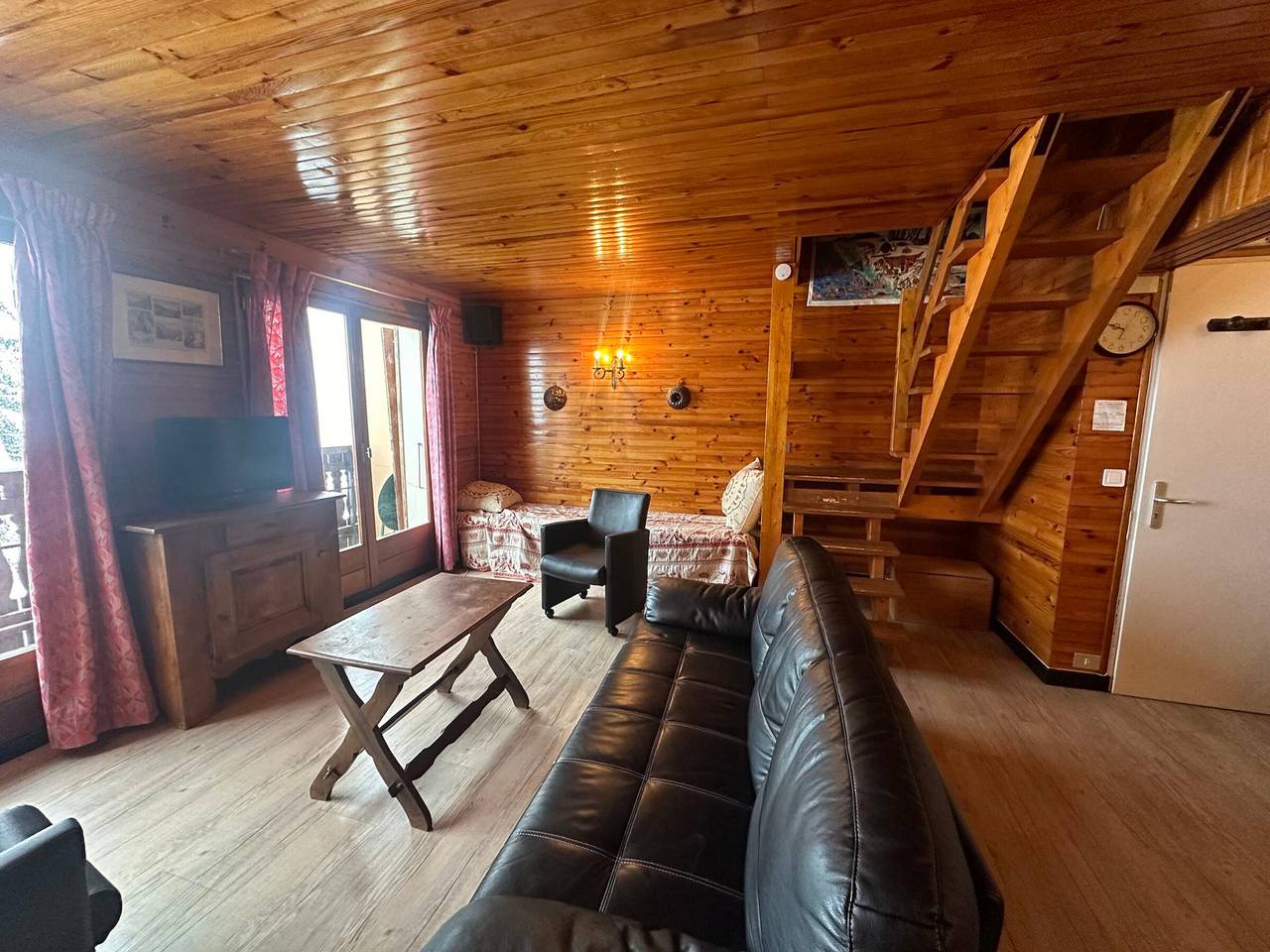 Geheel appartement, Vakantieappartement voor 9 personen met terras in Les Carroz, Arâches-la-Frasse