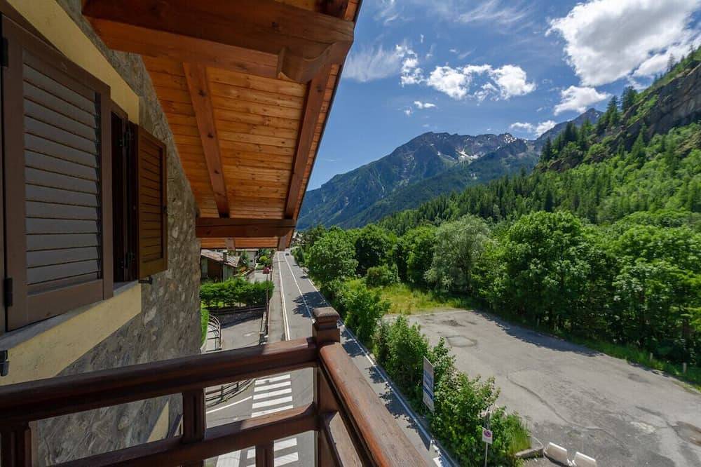Appartamento intero, Chalet Pontal 6 -Skyway View- Wifi & Parking in Larzey, Courmayeur