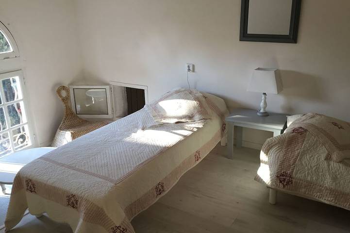 140m2 artist's house near Arles in Fontvieille, Region de Arles