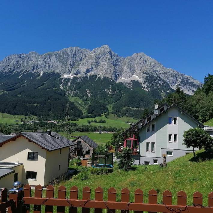 Ferienwohnung für 5 Personen, mit Ausblick und Garten