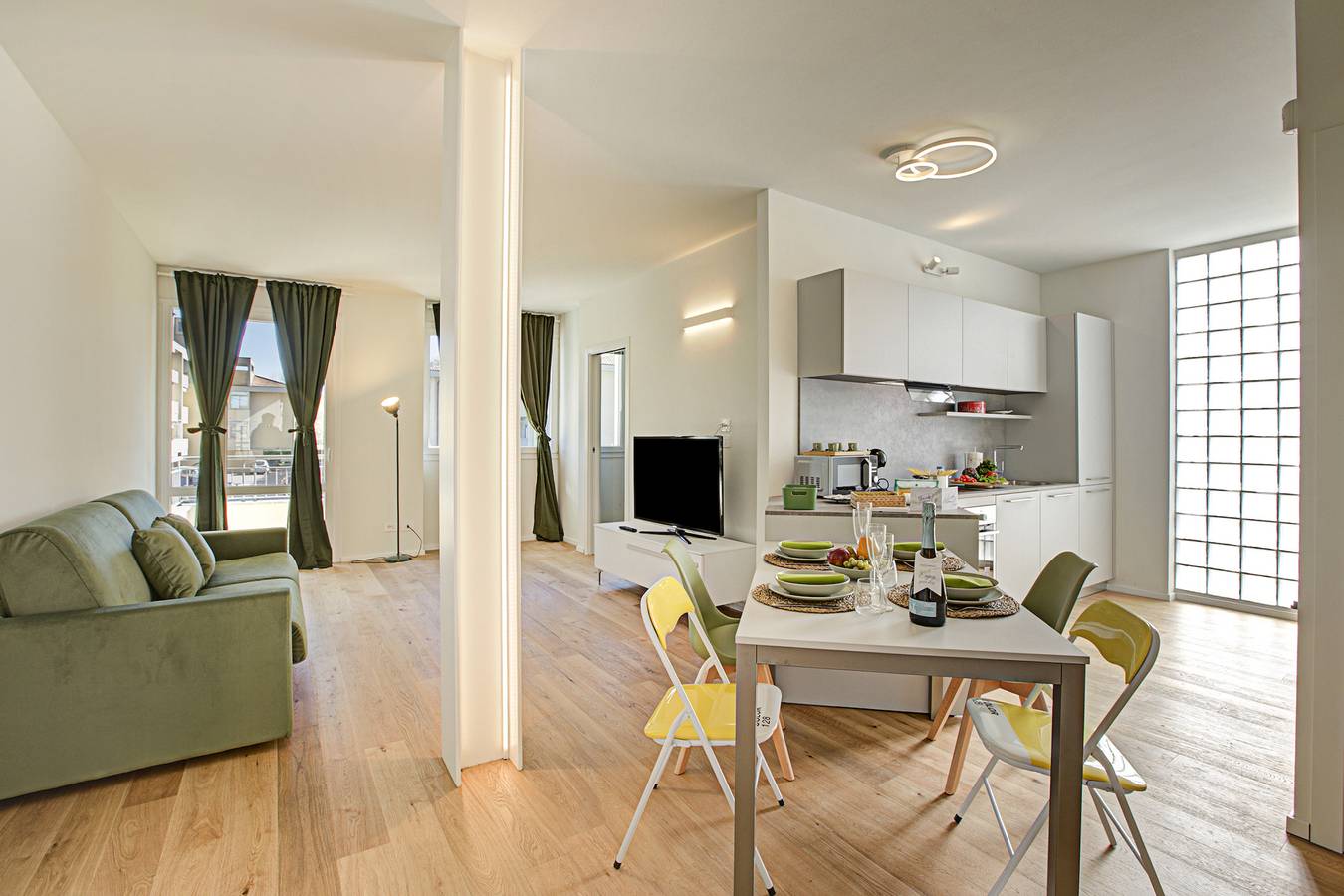 Ganze Wohnung, Appartamento Mario - 1 Km to the beach in Lido di Camaiore, Italienische Riviera