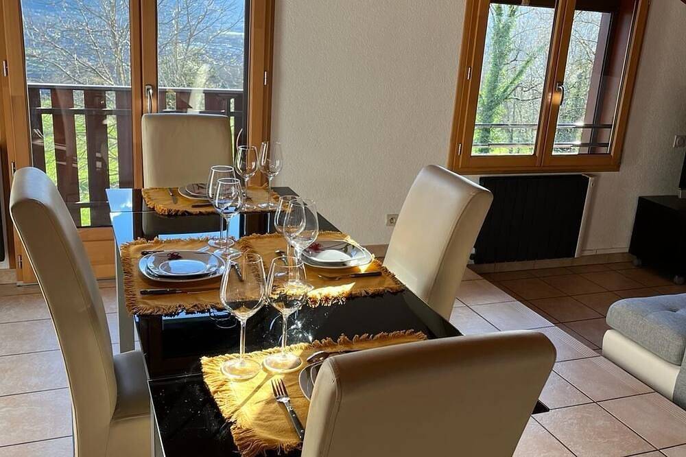 Entire apartment, Joli t 3 à la Montagne in Marignier, Bonneville region