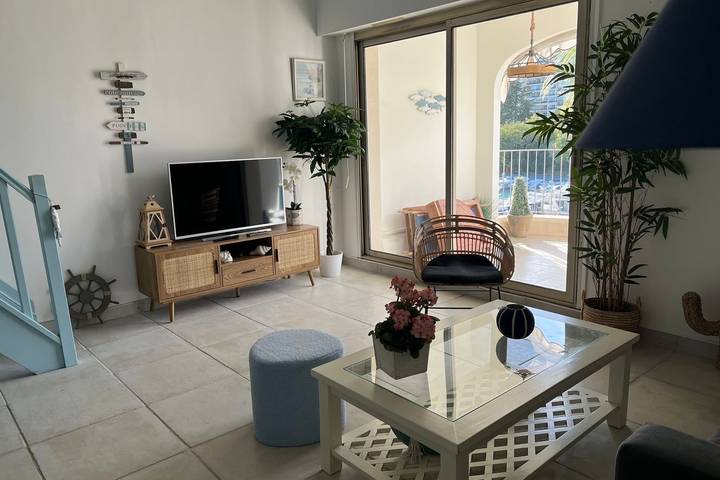 Gîte pour 2 personnes, avec piscine et terrasse dans Port de Cannes Marina - 4