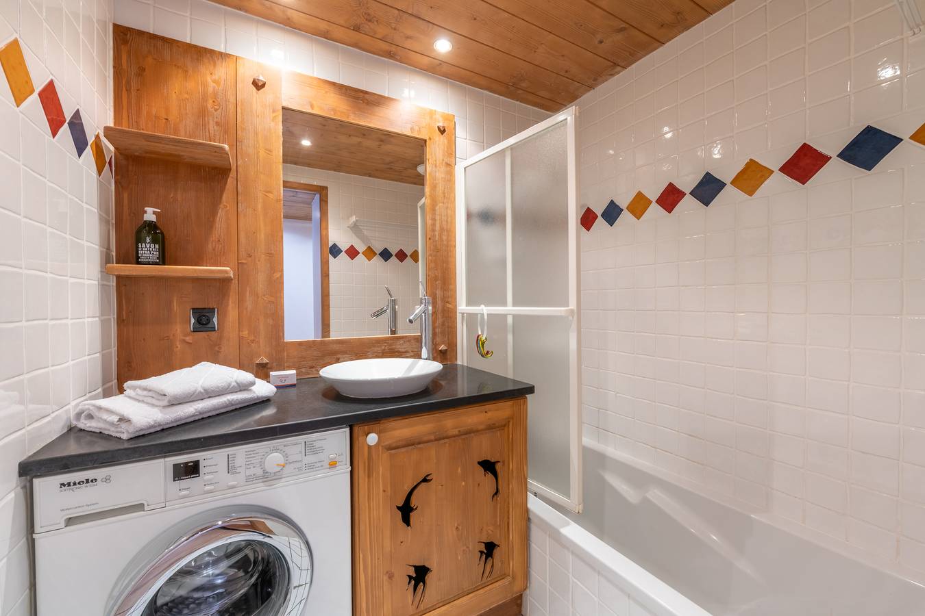 Ganze Wohnung, Apt Becd1 Cosy 3Br Chalet Apartment w/ Terrace & Views in Les Grandes Montets, Chamonix