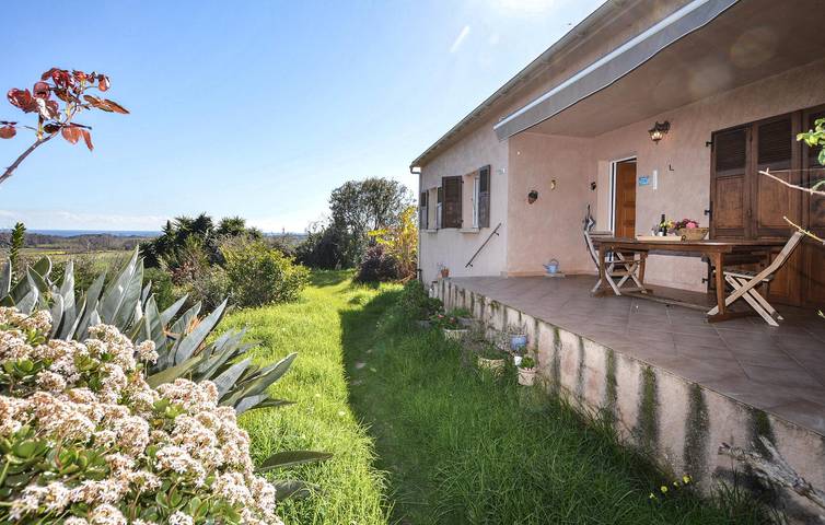 Location de vacances pour 6 personnes, avec terrasse et jardin à San-Giuliano - 2