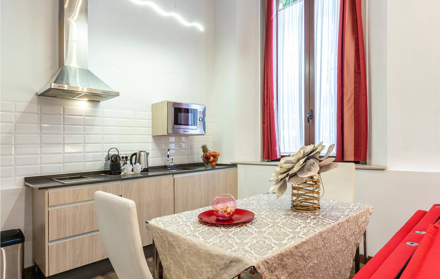 Apartamento vacacional entero, Acogedor apartamento en Sevilla con aire acondicionado, Internet y cocina in Casco Antiguo, Sevilla