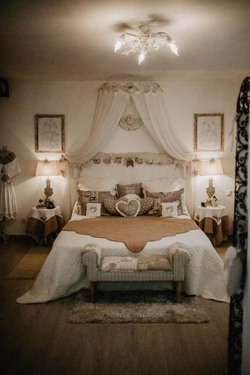 Chambre d’hôte pour 2 personnes, avec vue et terrasse ainsi que jardin et piscine à Montels