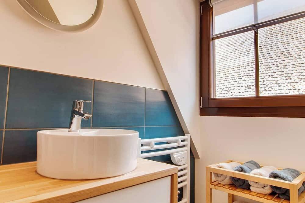 Entire apartment, Gîte \"La Grange De Madeleine\", Historic Center Of Eguisheim in Eguisheim, Parc naturel régional des Ballons des Vosges