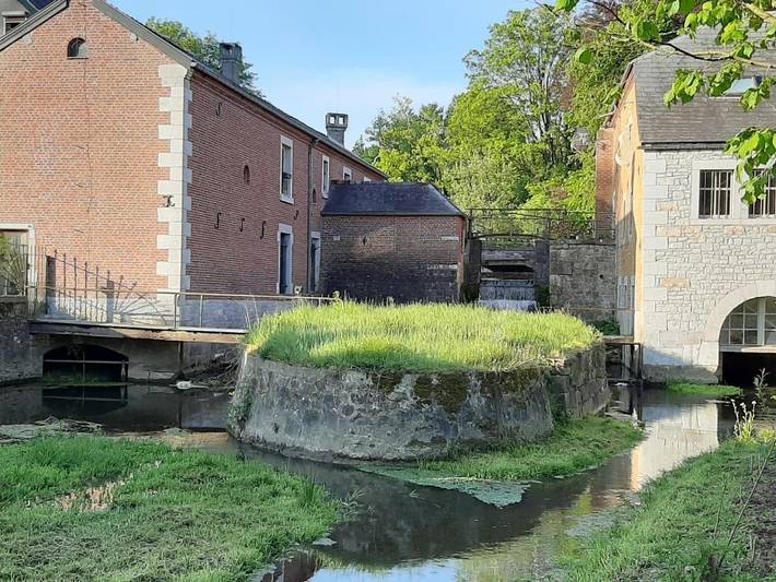 Gîte pour 4 personnes, avec jardin dans Bousignies-sur-Roc