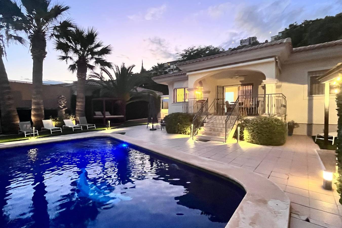 Magnificent villa with private pool -Golf Bonalba! in Mutxamel, Costa Blanca