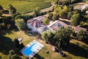 Gîte pour 18 personnes, avec jardin à Le Fleix