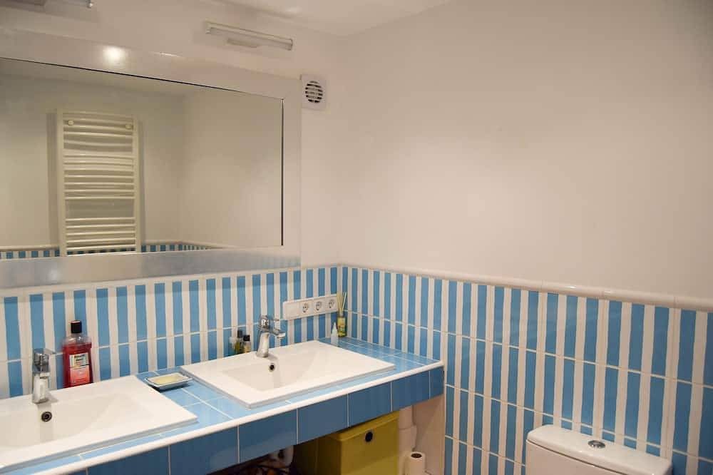 Villa 500 mts to the beach-Pals.Capacity 7 people.Pool and porch. in Pals, Costa Brava