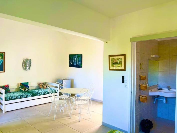 Gîte pour 2 personnes, avec jacuzzi ainsi que piscine et terrasse, adapté aux familles à Manapy les Bains - 4