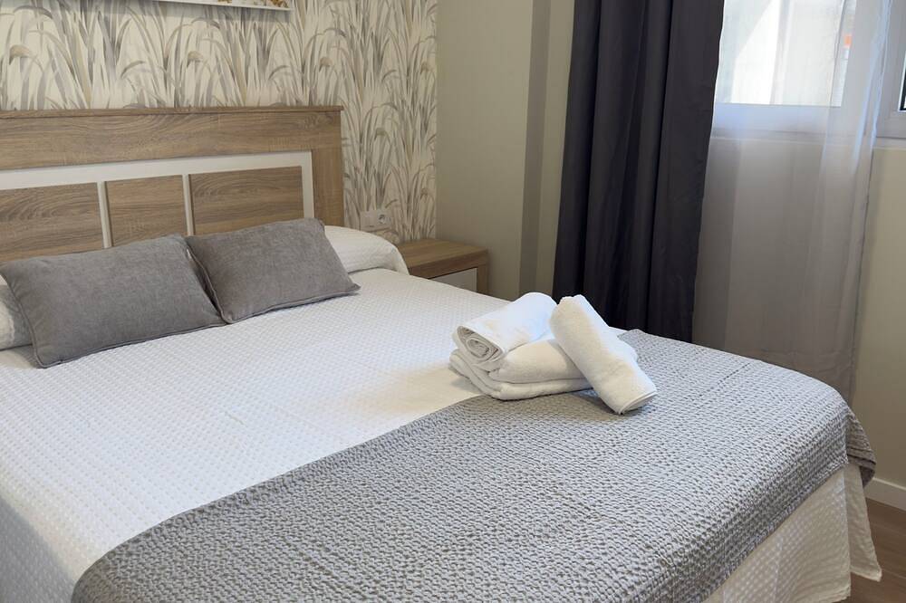 Entire apartment, Carude 76 Apartment in Monforte de Lemos, Lugo Province