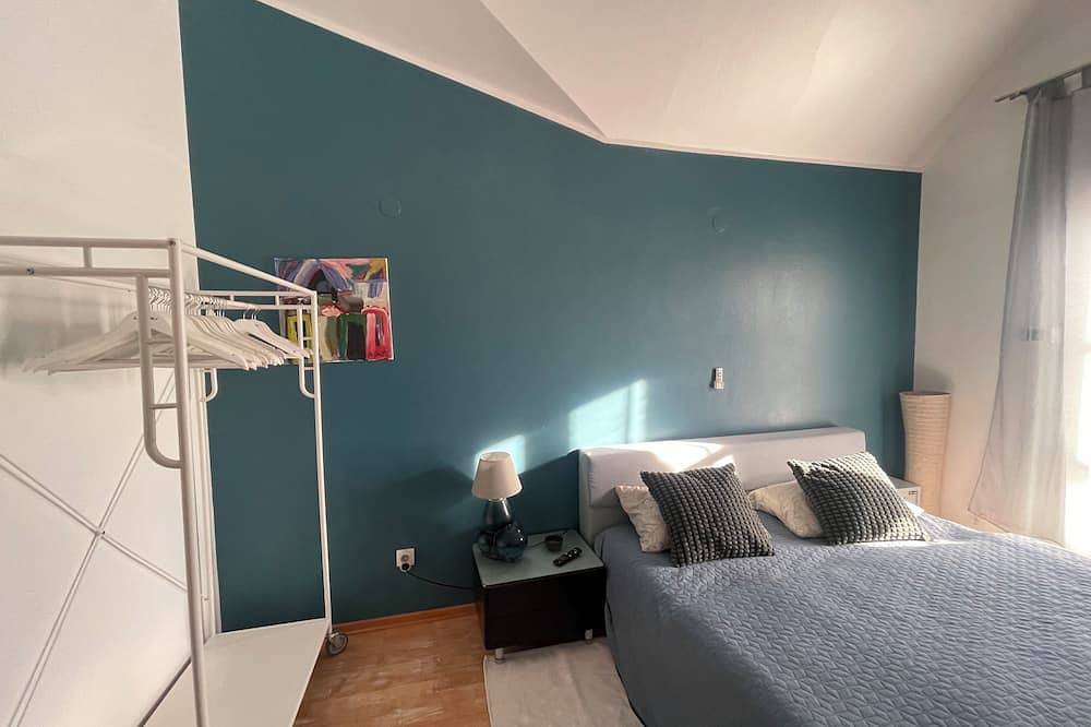 Ruhegelegene Villa mit 2 Apartments am Stadtrand mit eigenem Parkplatz in Karlovac, Karlovac und Umgebung