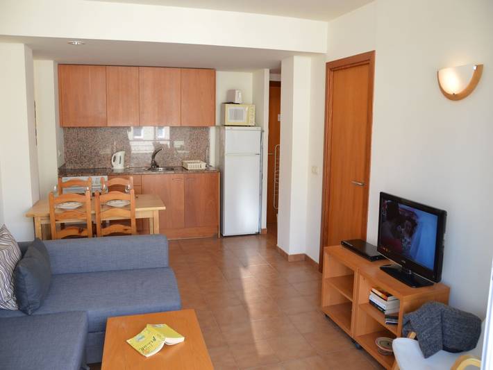 Apartamento entero, 'Miami Ii 112 - Apartamento central' cerca de la playa con piscina compartida in L' Estartit, Estartit