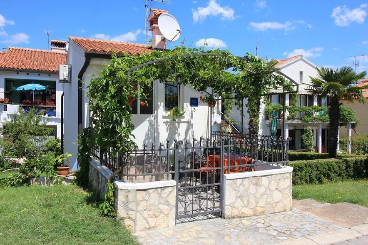 Ferienwohnung für 2 Personen, mit Terrasse in Poreč - 2