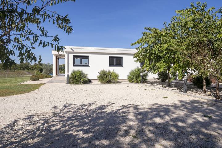 Villa für 6 Personen, mit Terrasse und Pool sowie Garten - 1