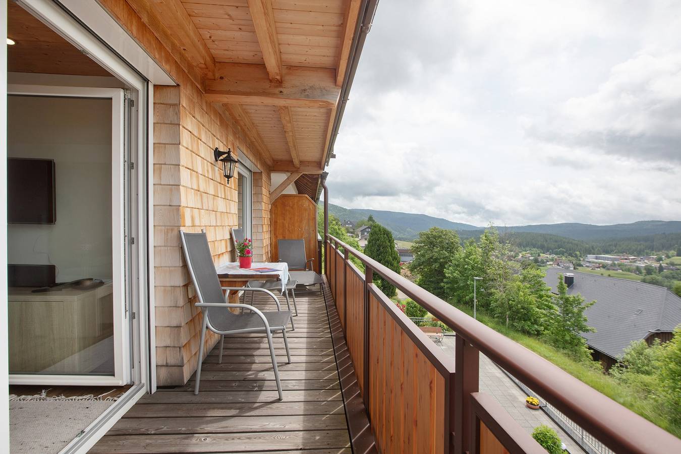 Entire apartment, Haus Hochtalblick – Apartment "Farnberg" with Panoramic View, Wi-Fi, Dreiwelten-Card Included in Bernau im Schwarzwald, Southern Black Forest