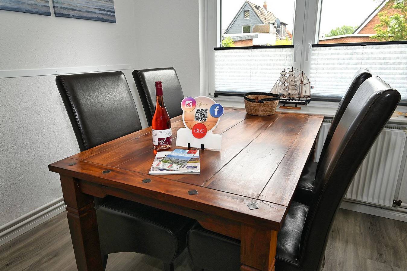 Ganze Wohnung, The Lodge I - gemütliche Ferienwohnung mit Garten in Hafen Büsum, Büsum